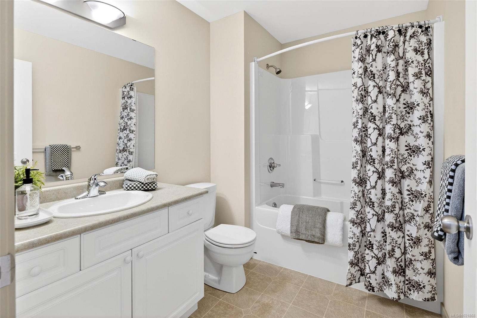 489 Outrigger Loop, Colwood, BC