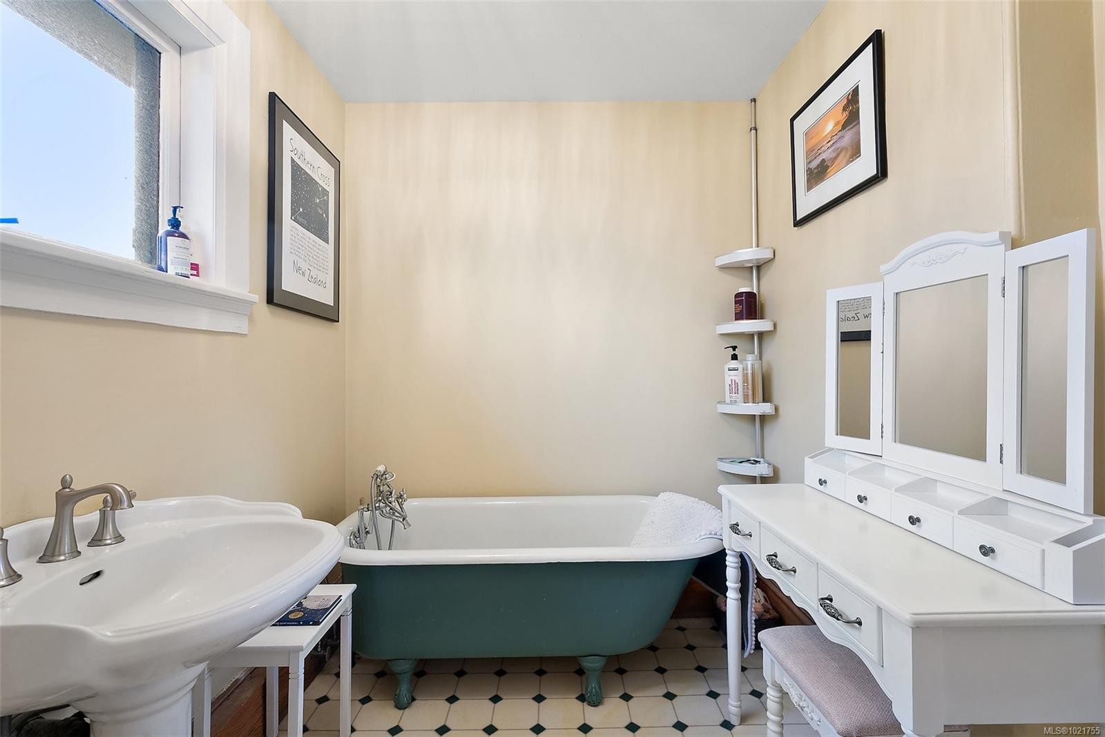 132 Government St South, Victoria, BC