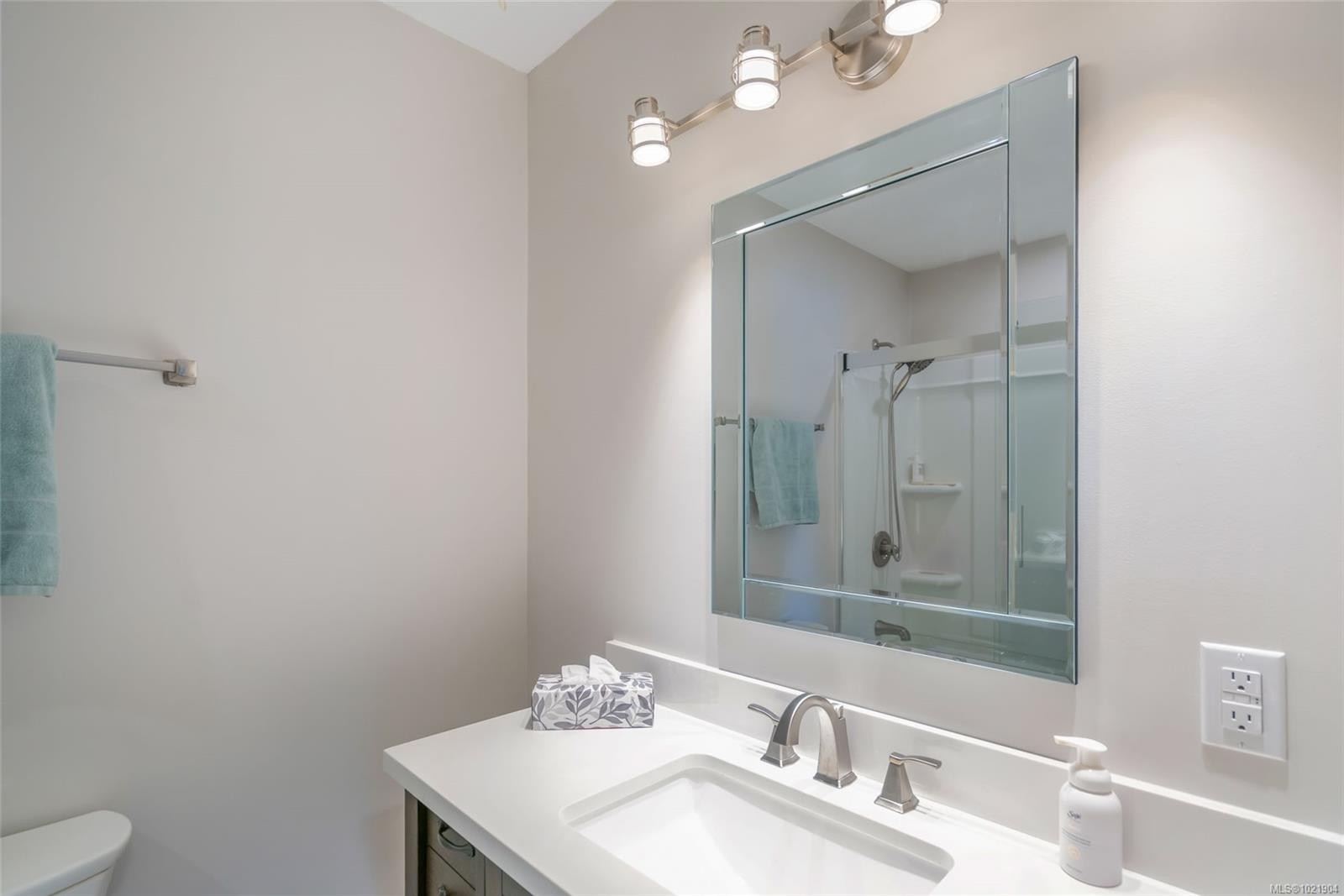 338 Mckinnon St, Parksville, BC