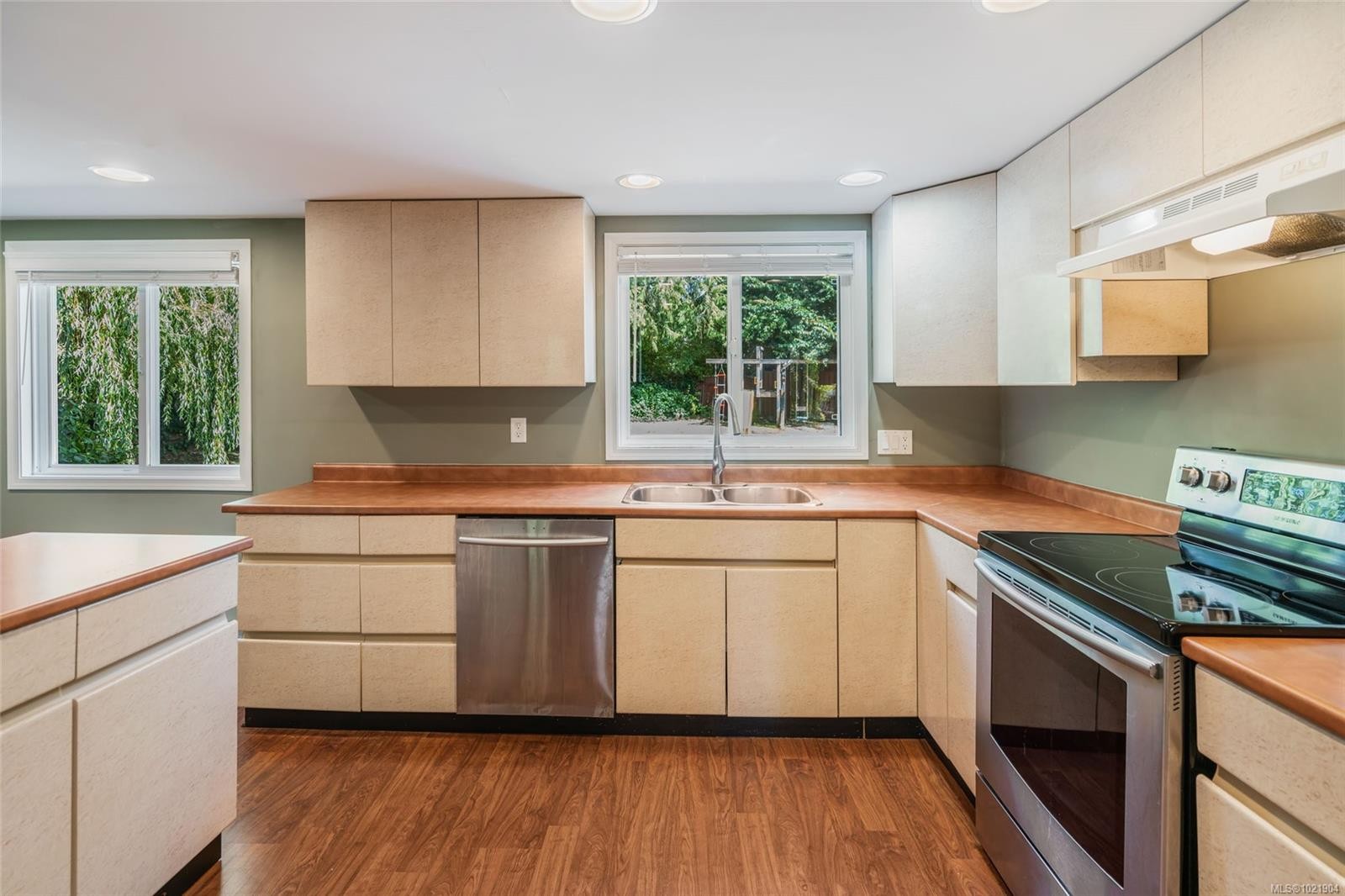 338 Mckinnon St, Parksville, BC