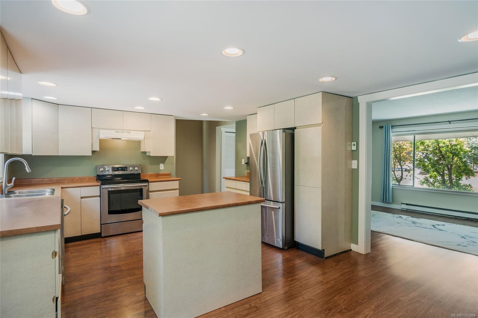 338 Mckinnon St, Parksville, BC