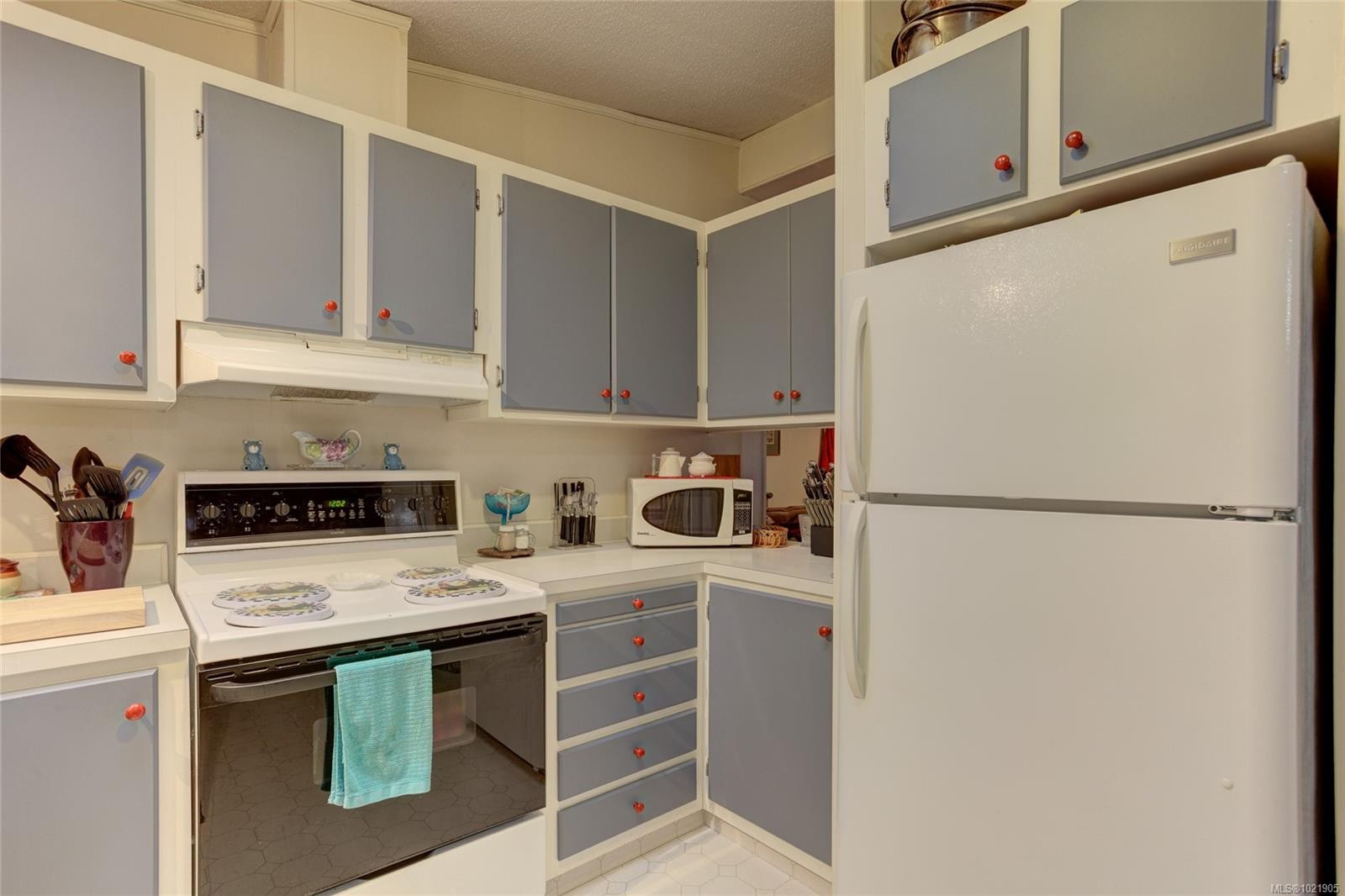 300 Lake Park Rd, Lake Cowichan, BC