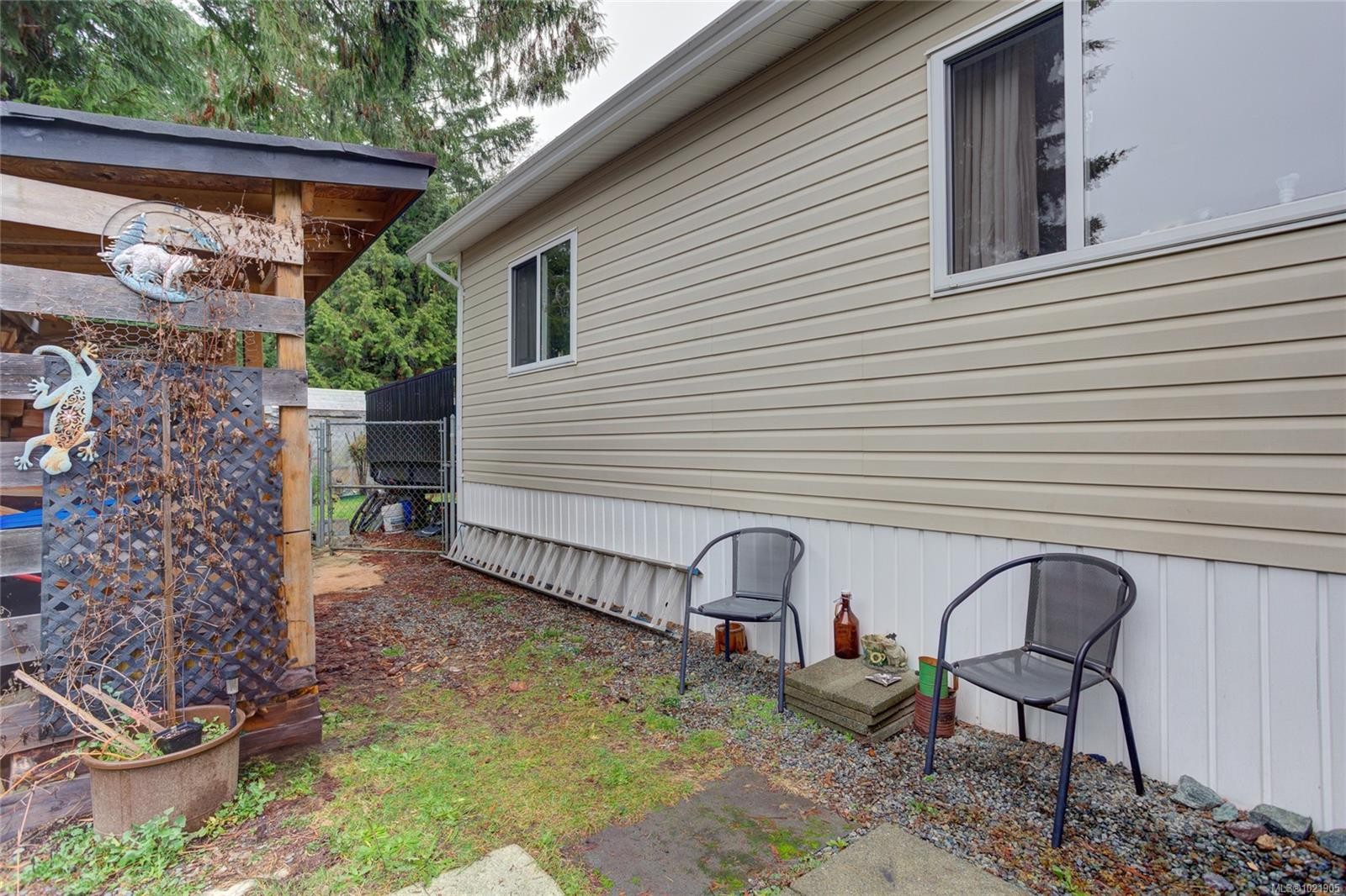 300 Lake Park Rd, Lake Cowichan, BC