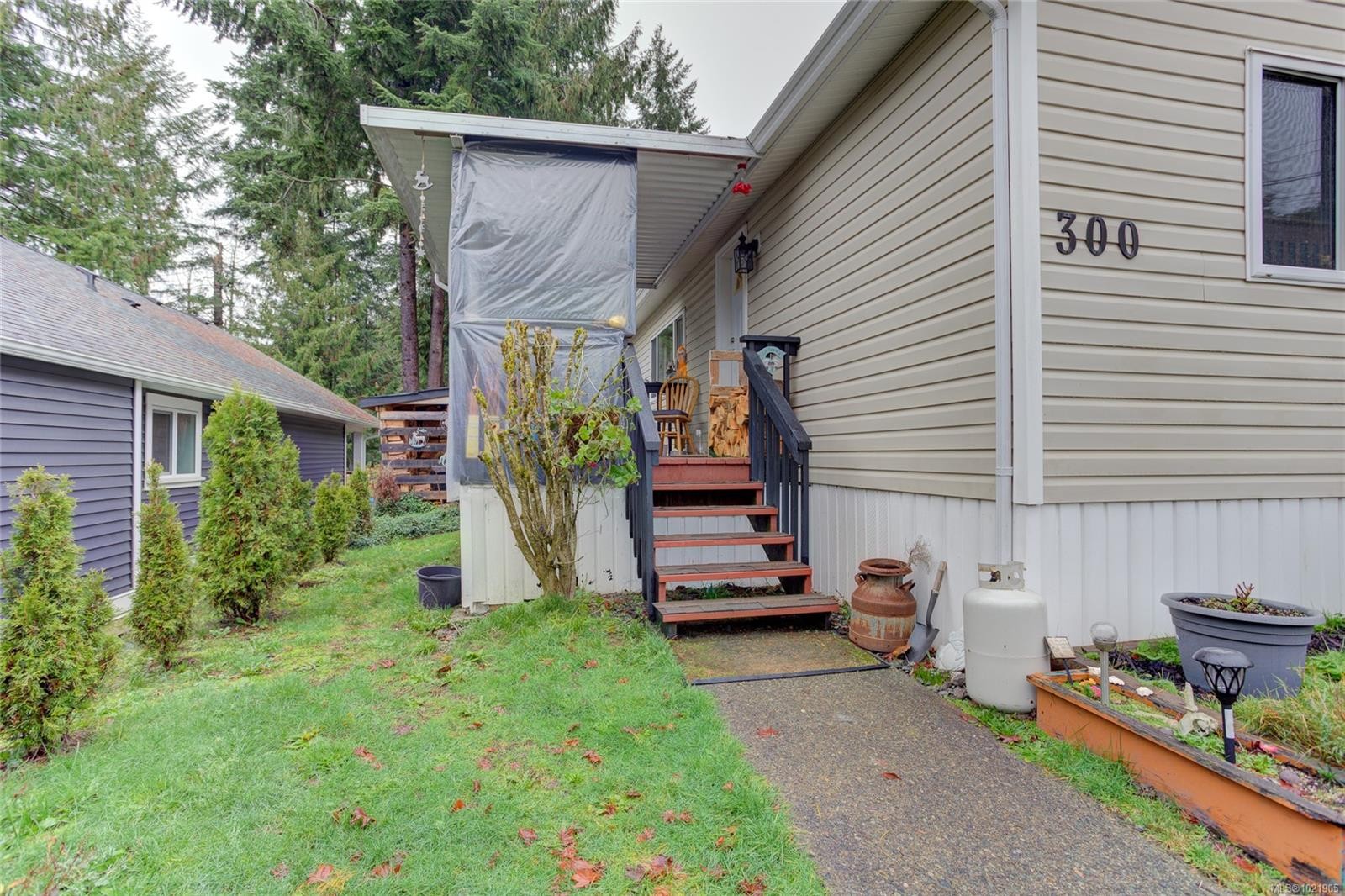 300 Lake Park Rd, Lake Cowichan, BC