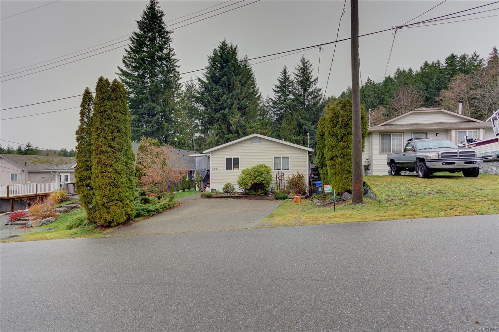 300 Lake Park Rd, Lake Cowichan, BC