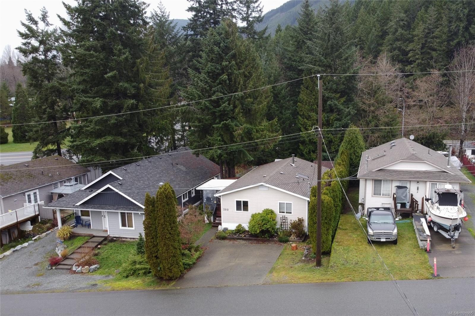 300 Lake Park Rd, Lake Cowichan, BC