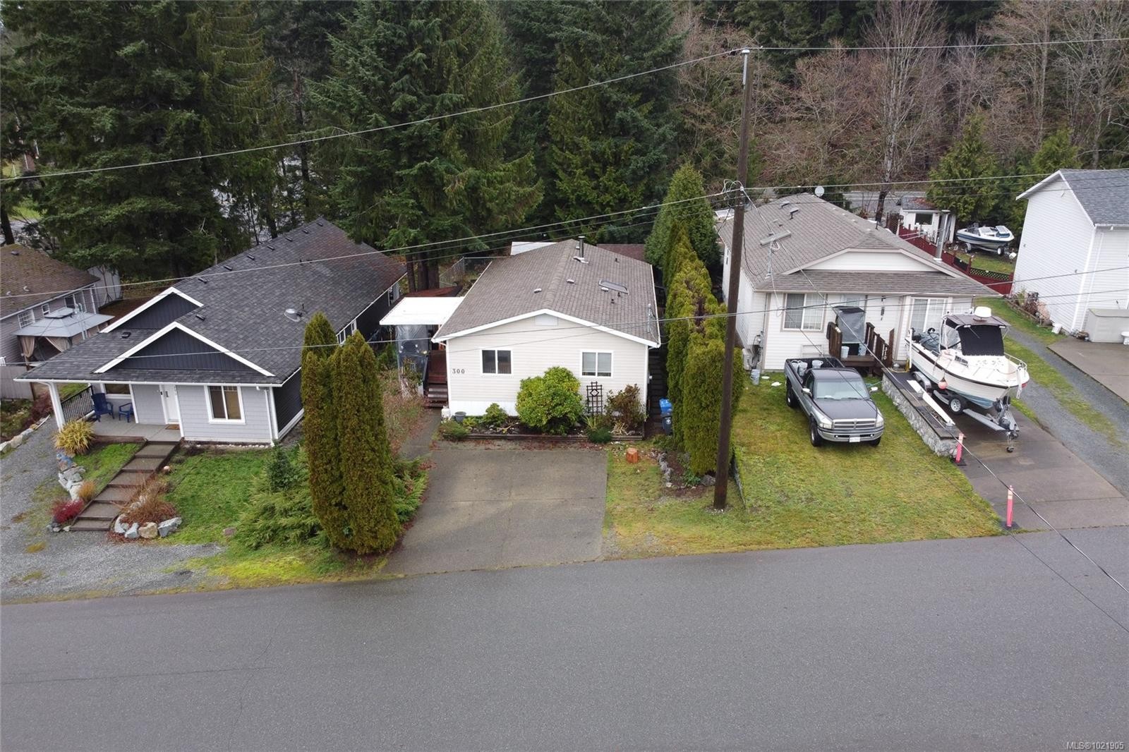 300 Lake Park Rd, Lake Cowichan, BC