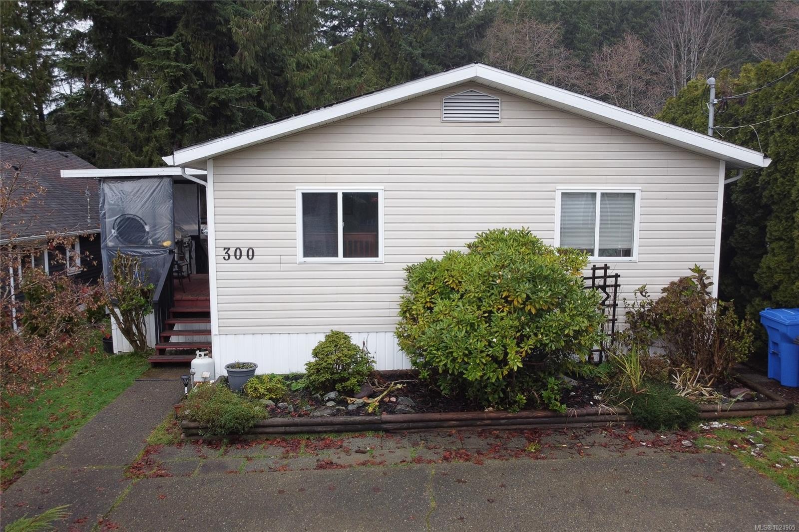 300 Lake Park Rd, Lake Cowichan, BC