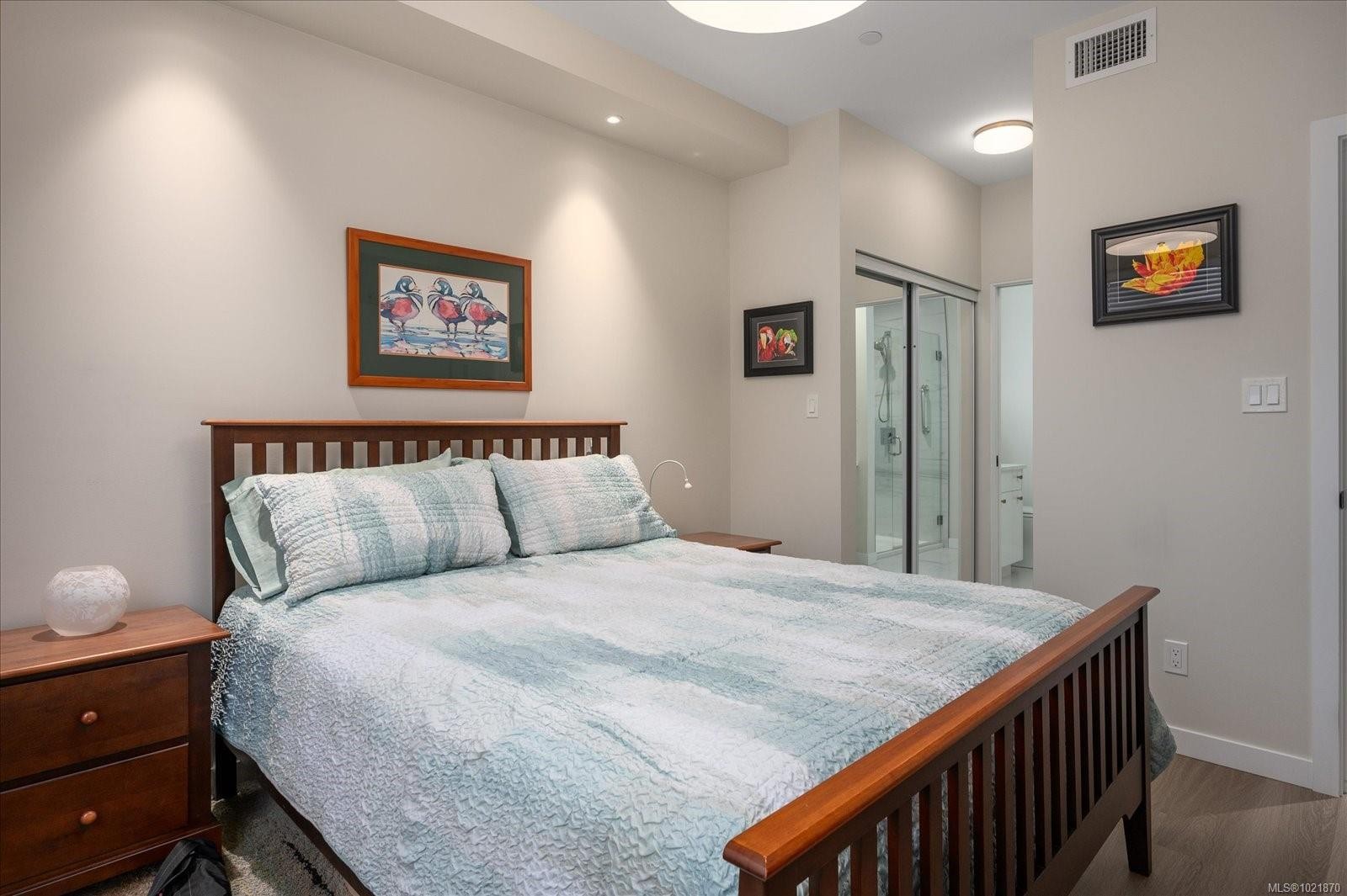 204-100 Lombardy St, Parksville, BC - Indoor Photo Showing Bedroom