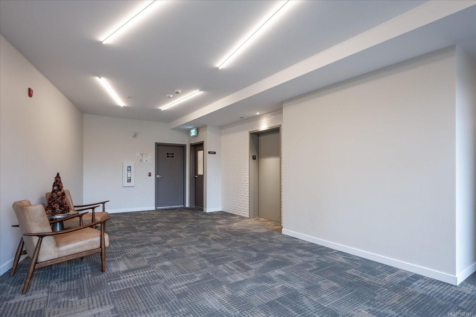 204-100 Lombardy St, Parksville, BC - Indoor Photo Showing Other Room