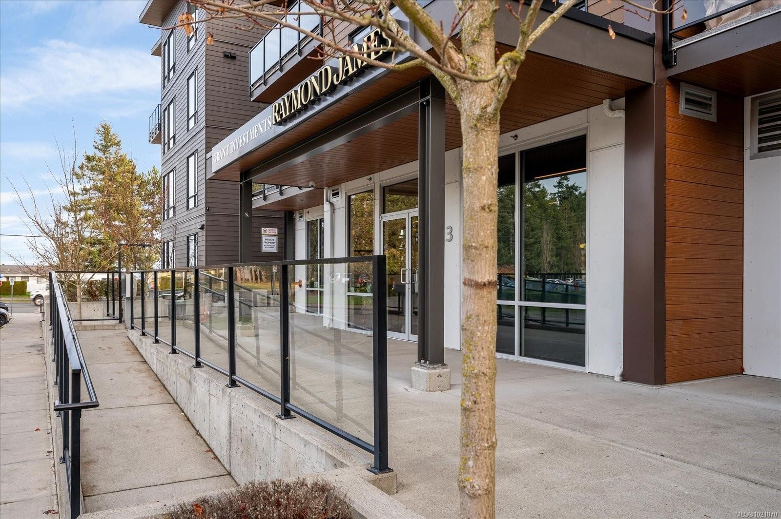 204-100 Lombardy St, Parksville, BC - Outdoor With Balcony