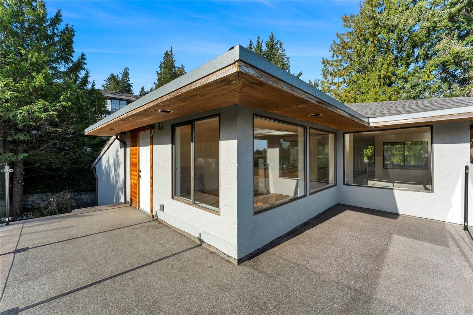 5198 Beckton Rd, Saanich, BC