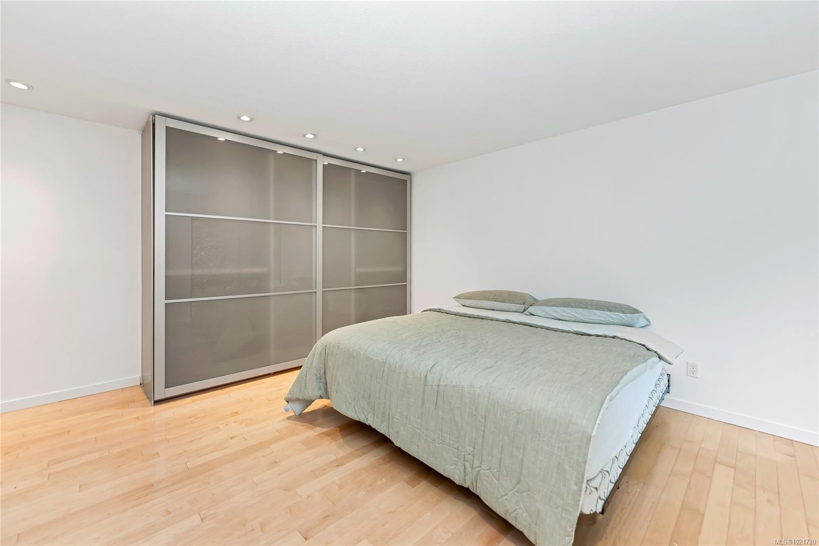 5198 Beckton Rd, Saanich, BC