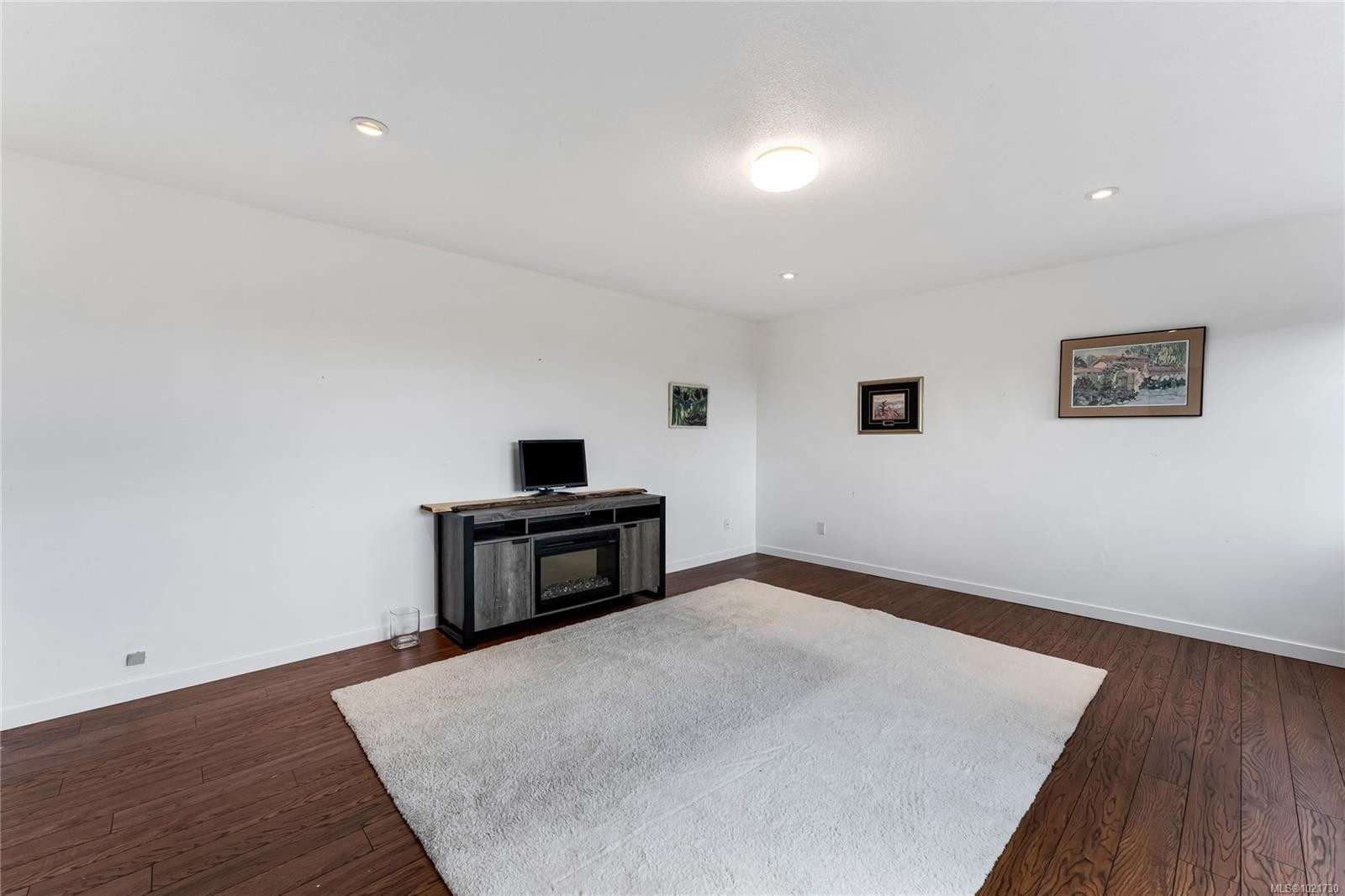 5198 Beckton Rd, Saanich, BC