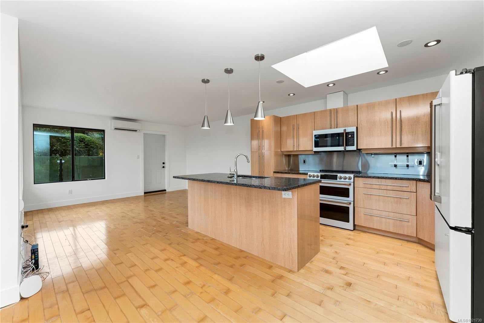 5198 Beckton Rd, Saanich, BC