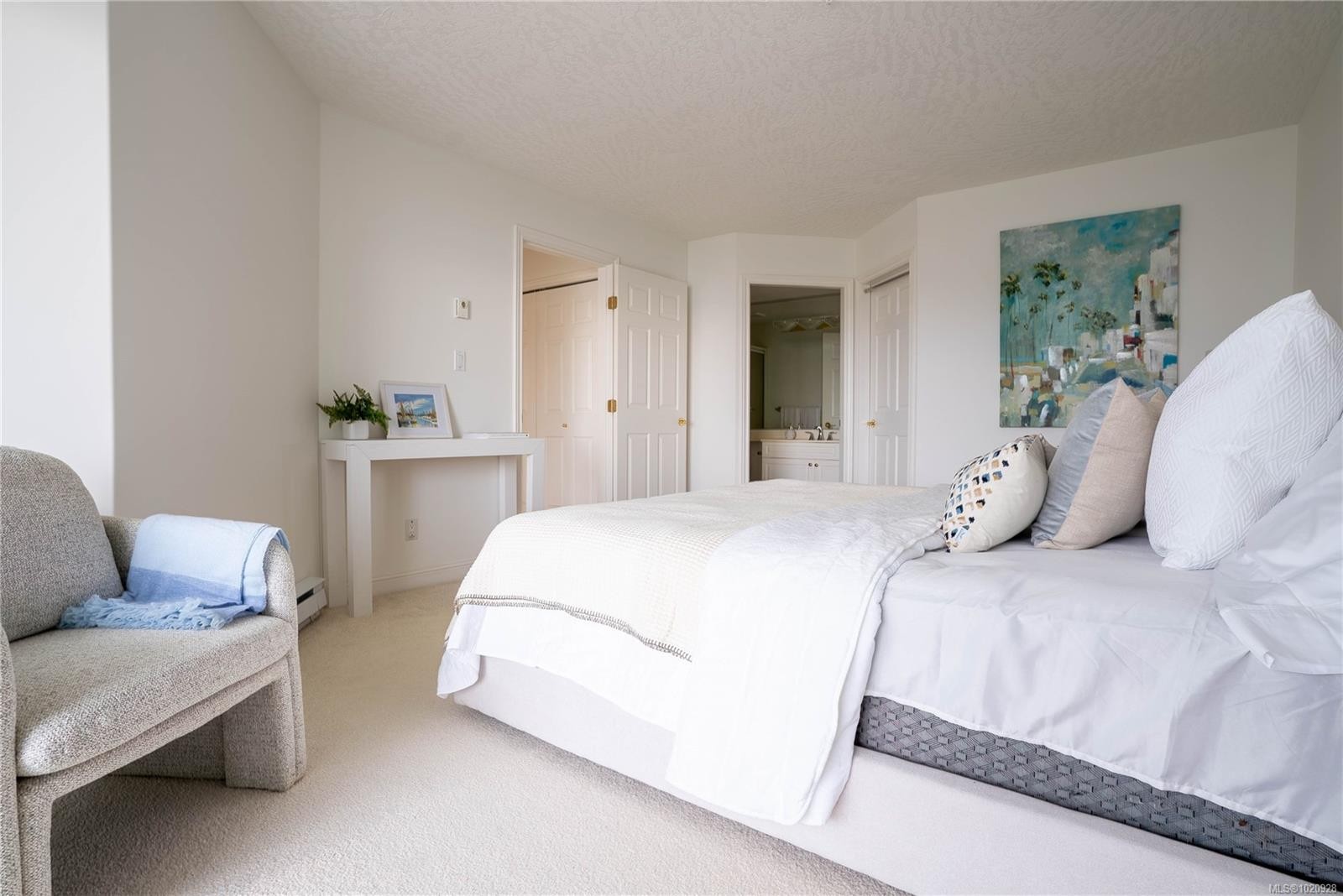 308-2550 Bevan Ave, Sidney, BC - Indoor Photo Showing Bedroom