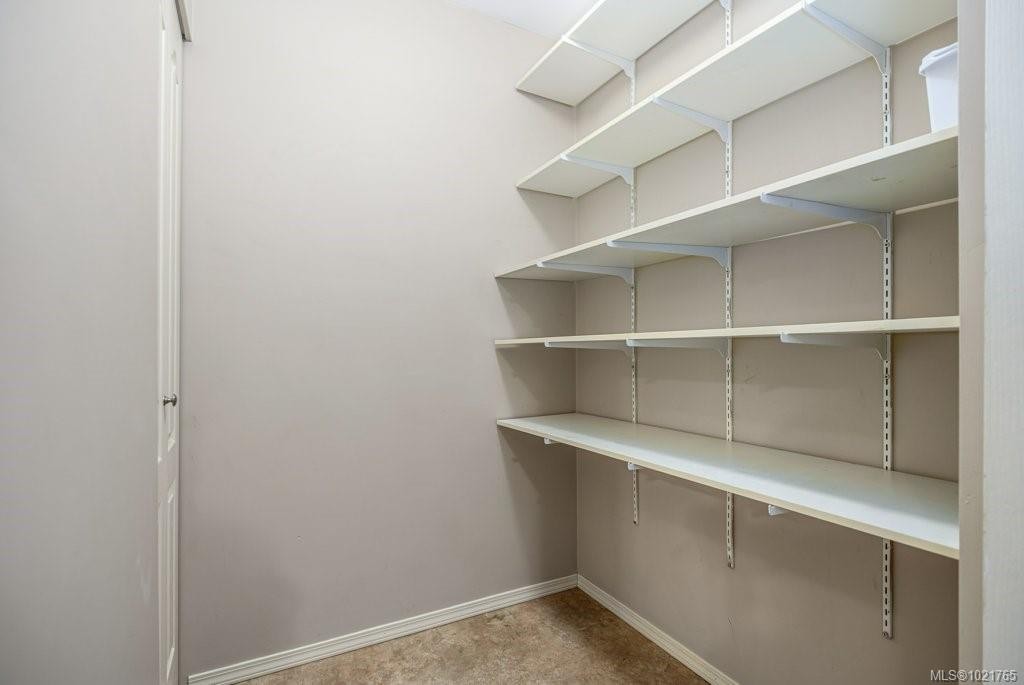 211-130 Back Rd, Courtenay, BC - Indoor With Storage