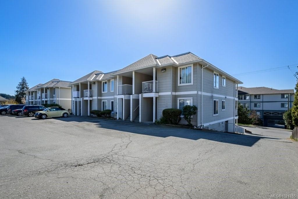 211-130 Back Rd, Courtenay, BC - Outdoor With Balcony With Facade
