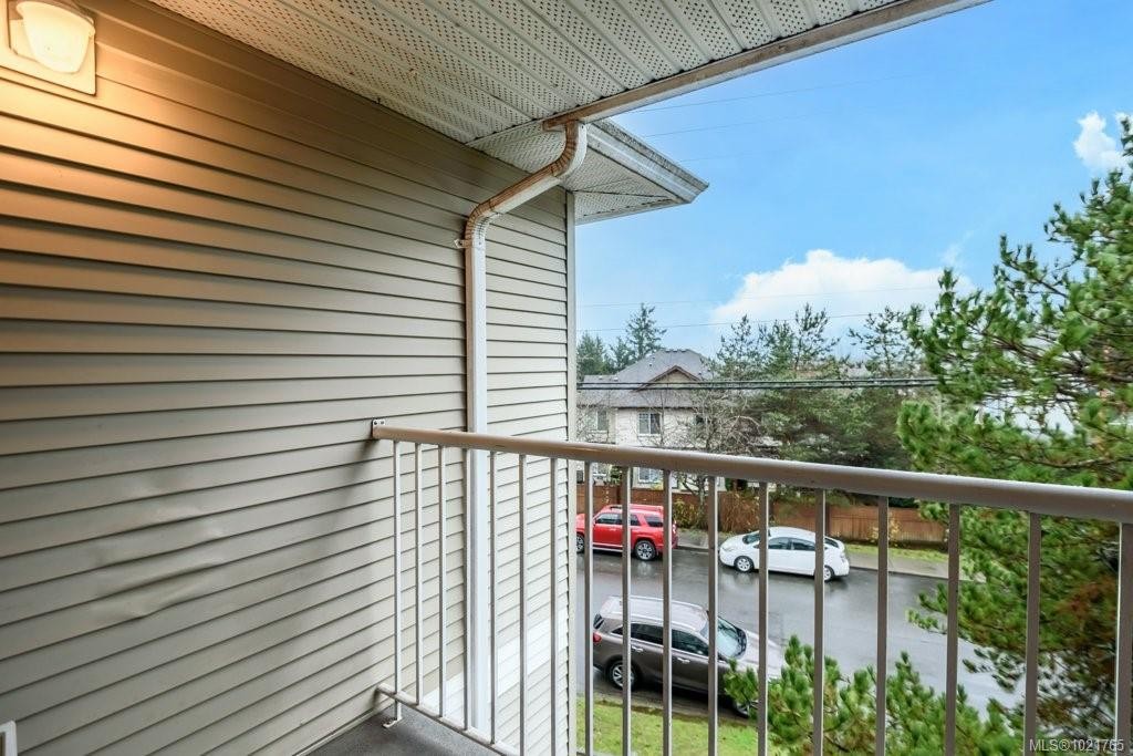 211-130 Back Rd, Courtenay, BC - Outdoor With Balcony With Exterior