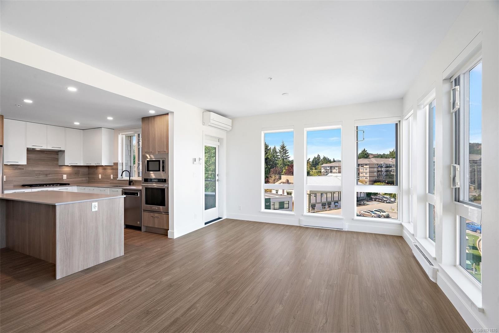 418-960 Reunion Ave, Langford, BC - Indoor Photo Showing Kitchen