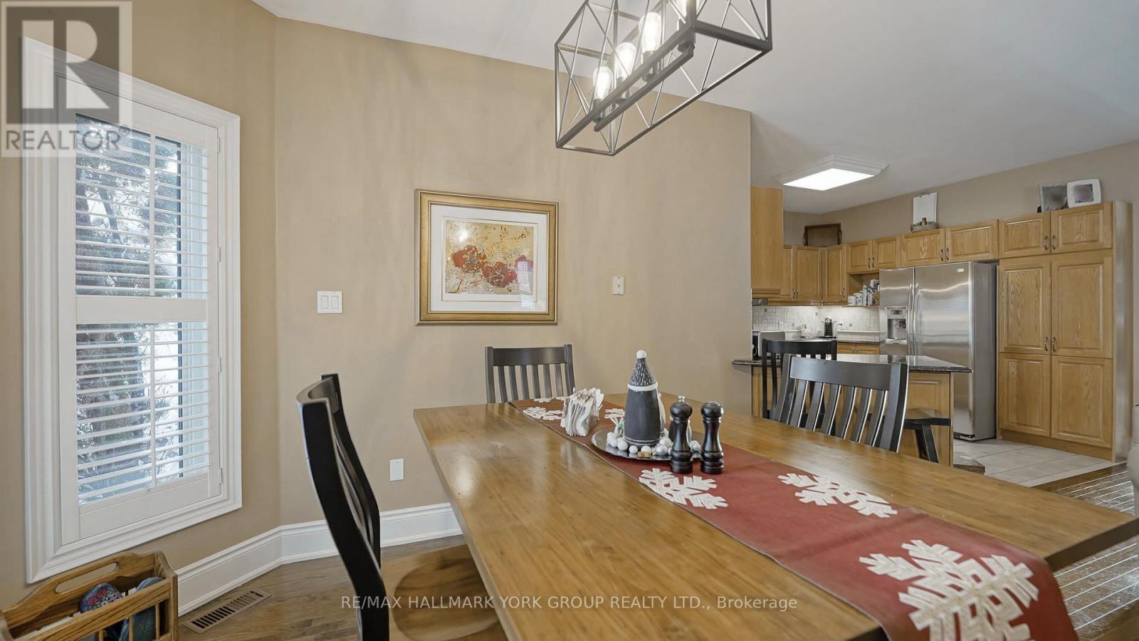 1035 Northern Prospect Crescent, Newmarket, ON - Indoor Photo Showing Dining Room