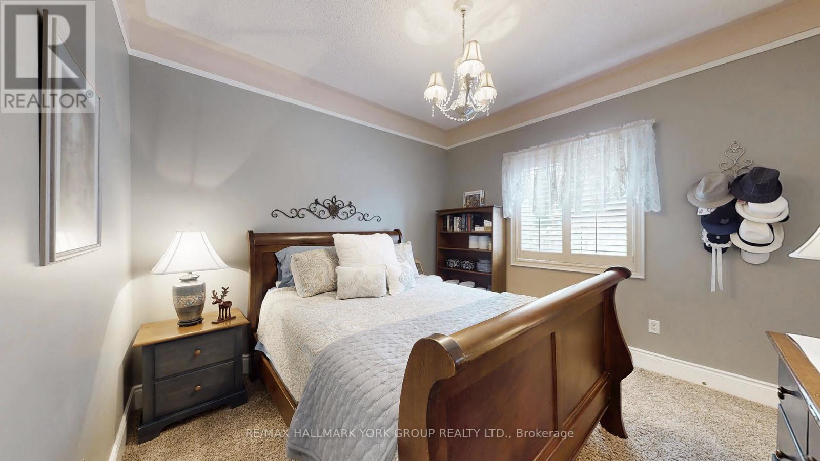 1035 Northern Prospect Crescent, Newmarket, ON - Indoor Photo Showing Bedroom