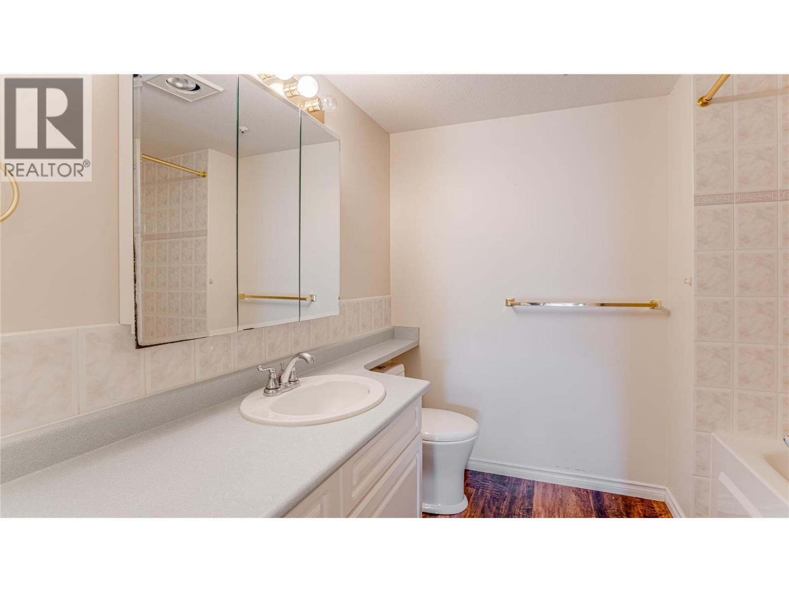 3300 Centennial Drive Unit# 316, Vernon, BC - Indoor Photo Showing Bathroom
