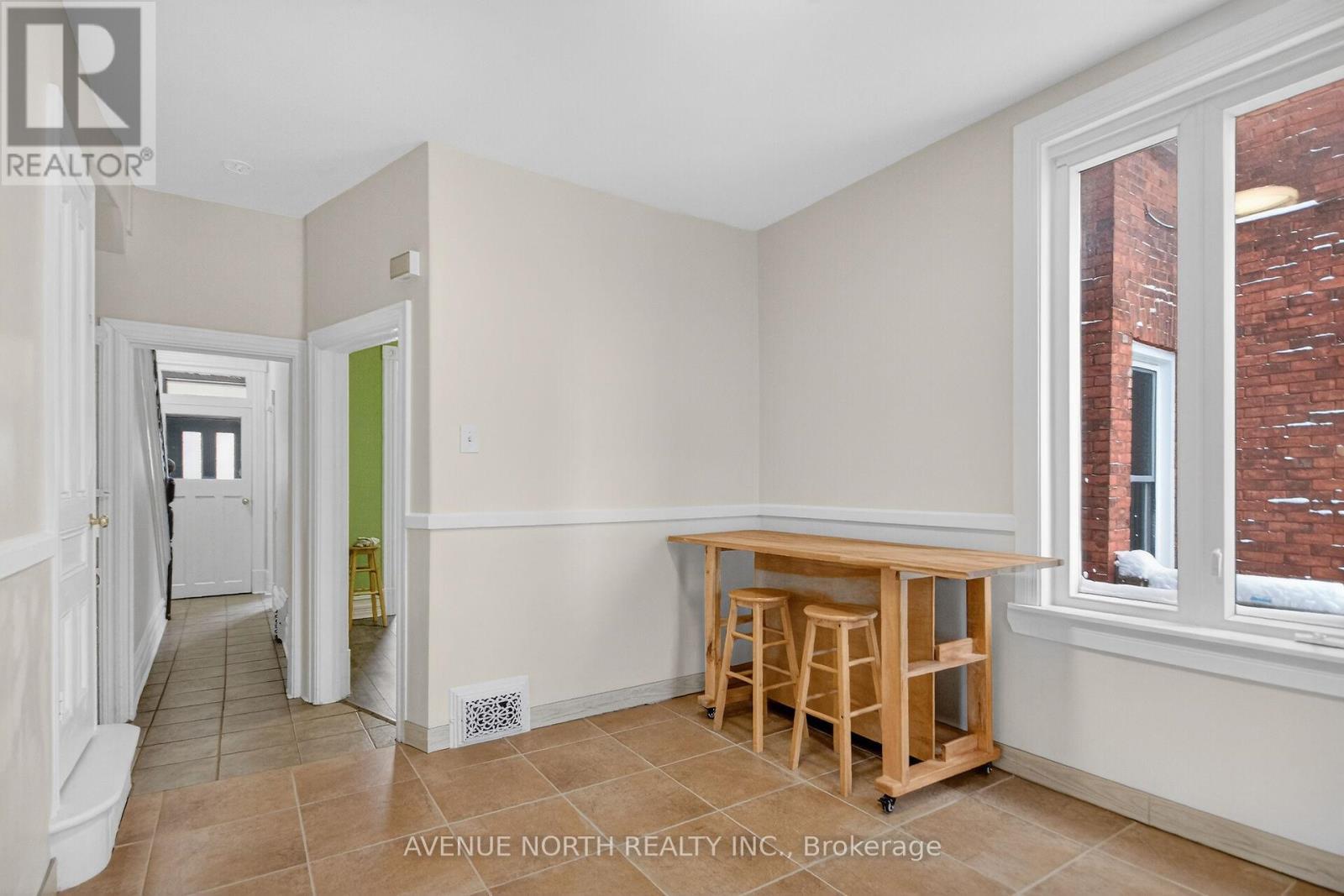 210 Florence Street, Ottawa, ON - Indoor Photo Showing Other Room