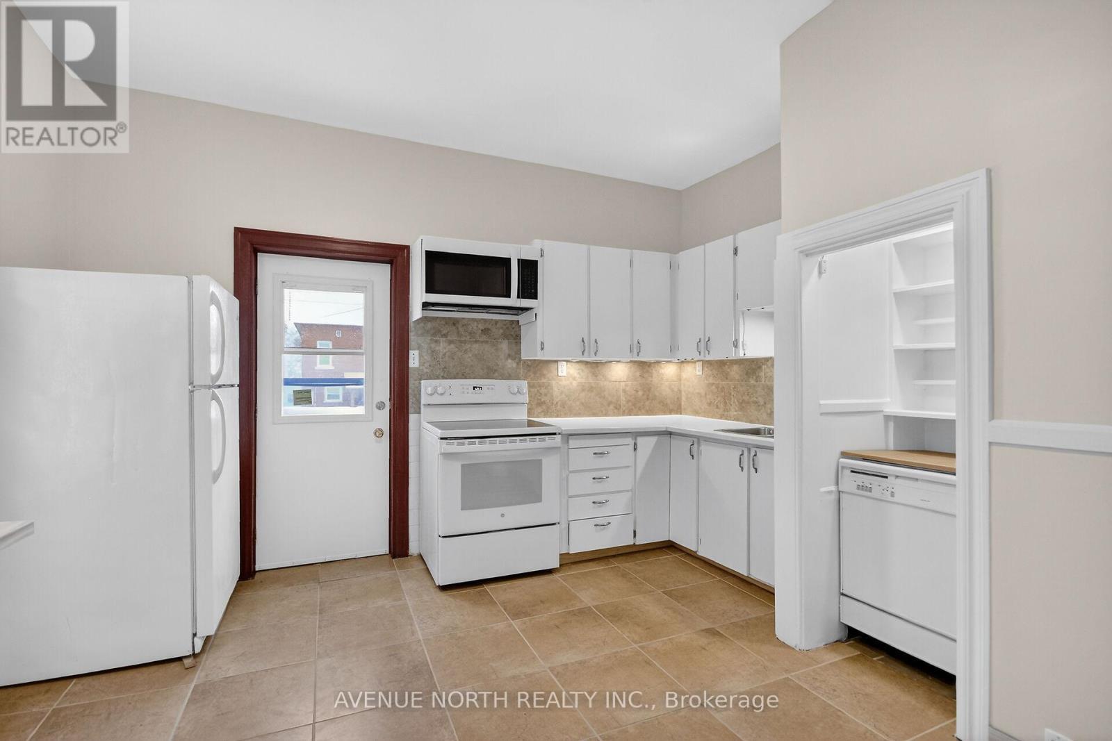 210 Florence Street, Ottawa, ON - Indoor Photo Showing Kitchen