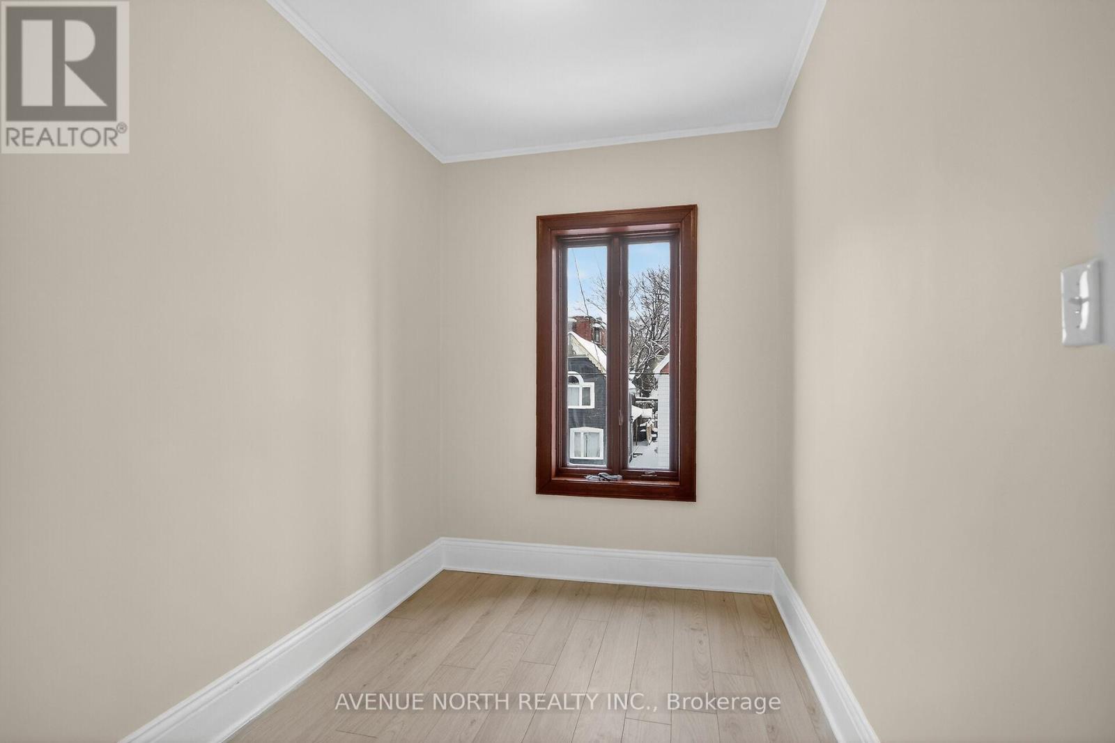 210 Florence Street, Ottawa, ON - Indoor Photo Showing Other Room