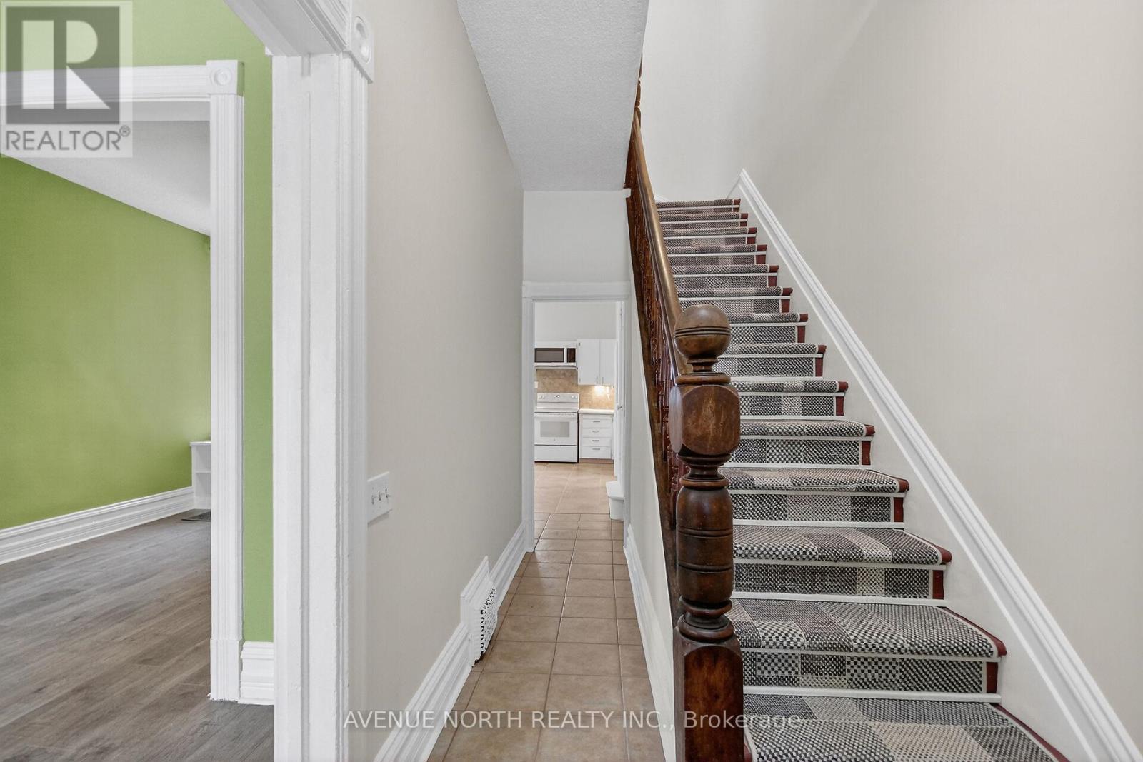 210 Florence Street, Ottawa, ON - Indoor Photo Showing Other Room