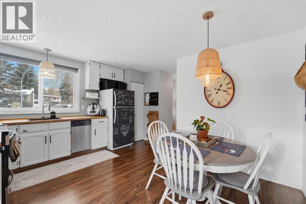 Breakfast Nook/Dining Area - 86, 630 Sabrina Road Sw, Calgary, AB - Indoor Photo Showing Dining Room