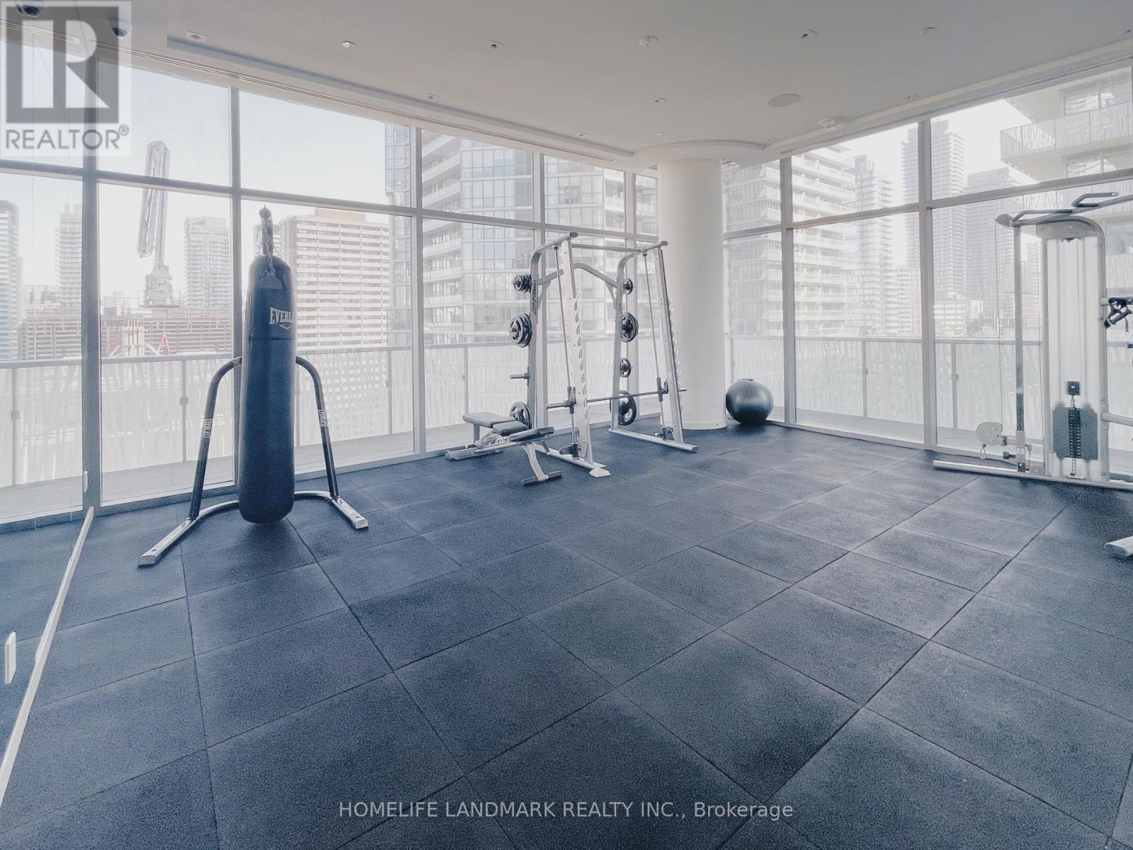 Lph5304 - 50 Charles Street E, Toronto, ON - Indoor Photo Showing Gym Room