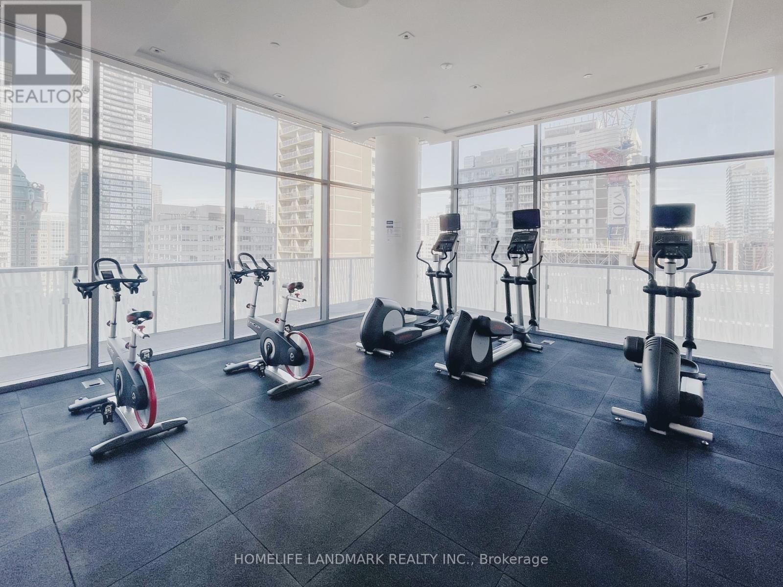 Lph5304 - 50 Charles Street E, Toronto, ON - Indoor Photo Showing Gym Room