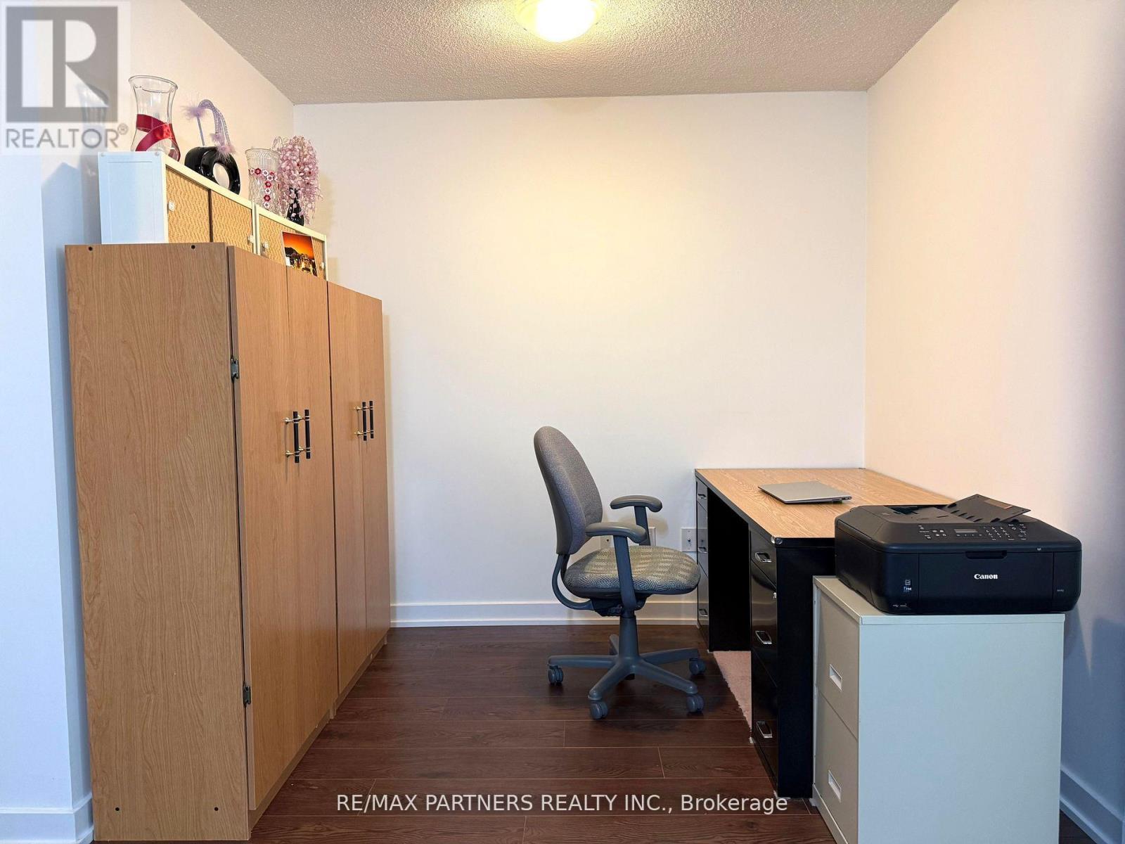 716 - 121 Mcmahon Drive, Toronto, ON - Indoor