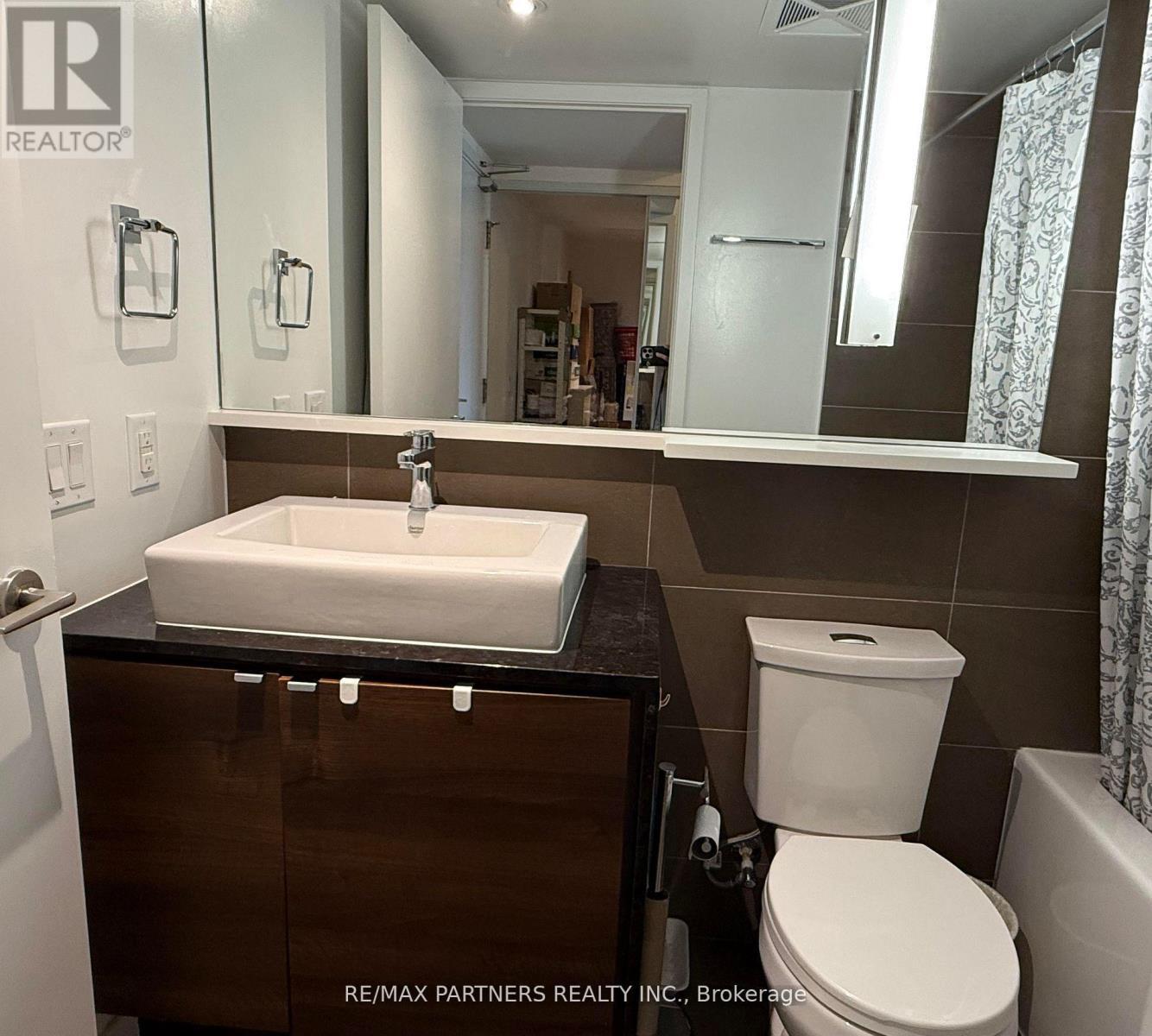 716 - 121 Mcmahon Drive, Toronto, ON - Indoor Photo Showing Bathroom