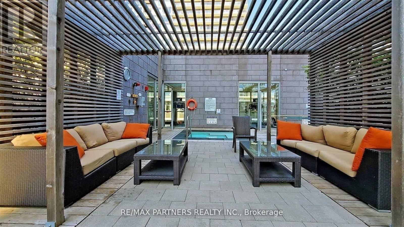 716 - 121 Mcmahon Drive, Toronto, ON - Outdoor