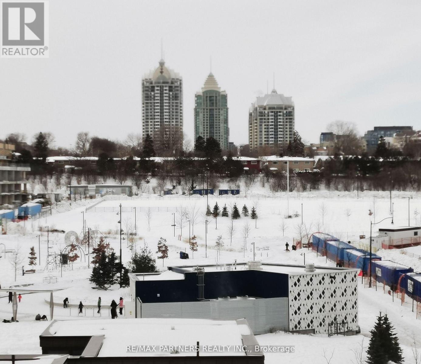 716 - 121 Mcmahon Drive, Toronto, ON - Outdoor