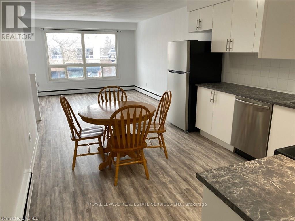 Kitchen open to Family Room - Second Floor - 385 Kerr Street, Oakville, ON - Indoor