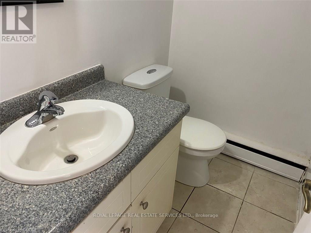 4Pc Bathroom - Second Floor - 385 Kerr Street, Oakville, ON - Indoor Photo Showing Bathroom