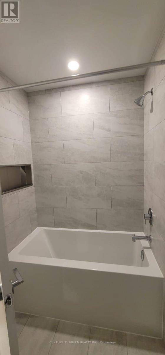 2201 - 395 Square One Drive, Mississauga, ON - Indoor Photo Showing Bathroom