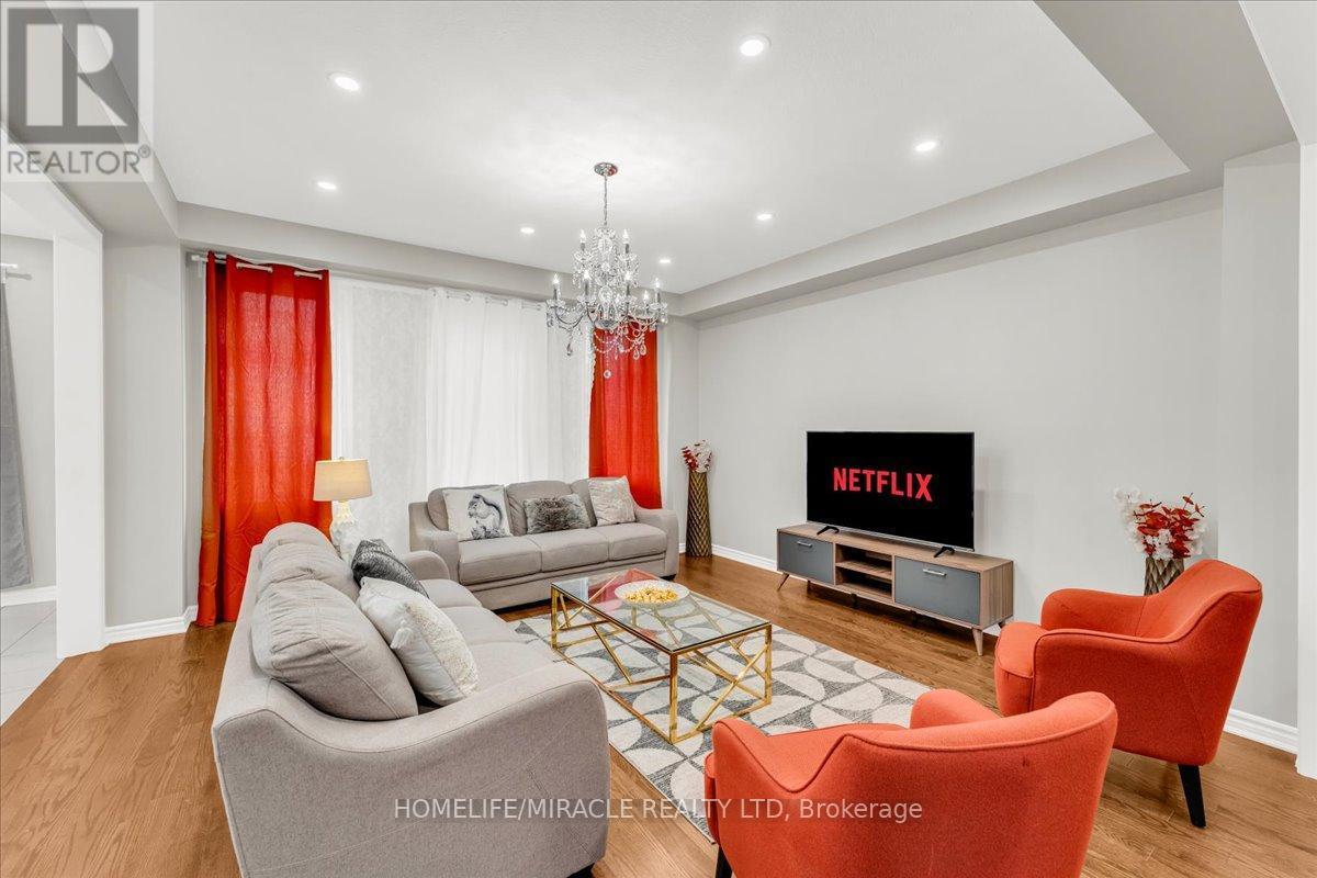 75 Compass Trail, Cambridge, ON - Indoor Photo Showing Living Room
