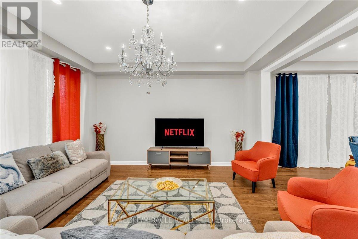 75 Compass Trail, Cambridge, ON - Indoor Photo Showing Living Room