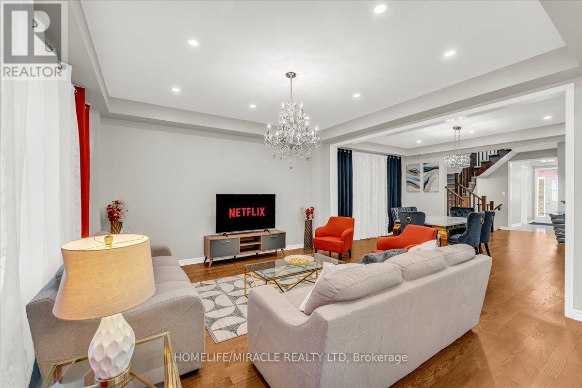 75 Compass Trail, Cambridge, ON - Indoor Photo Showing Living Room