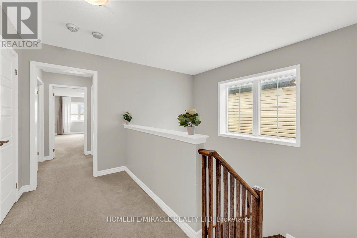 75 Compass Trail, Cambridge, ON - Indoor Photo Showing Other Room