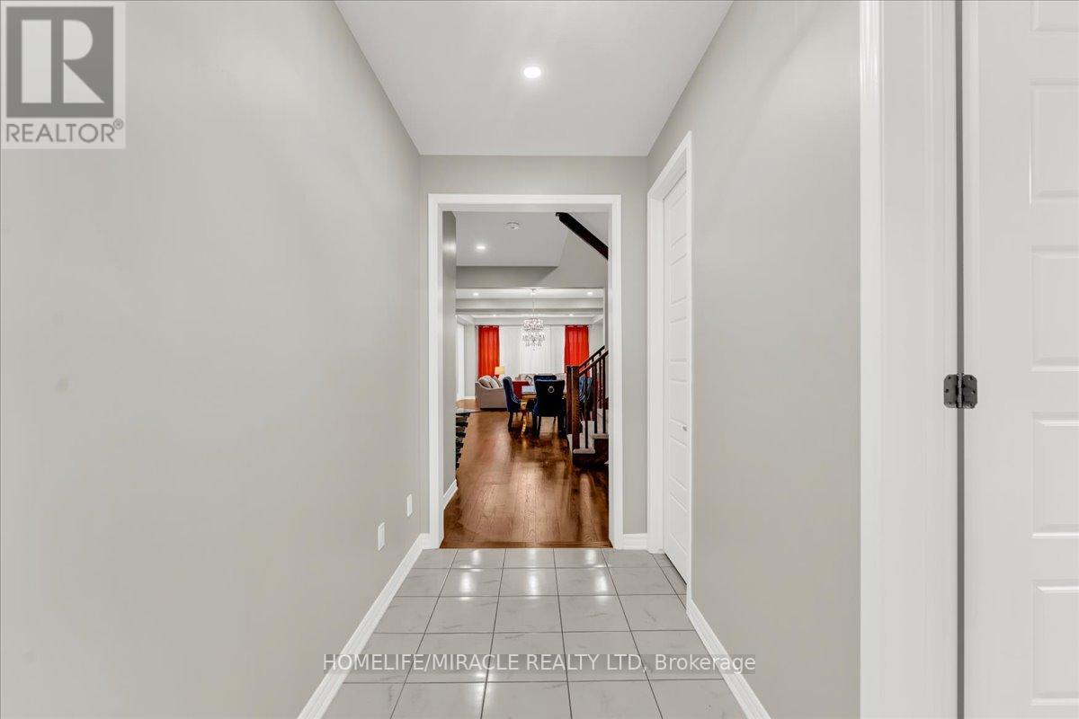 75 Compass Trail, Cambridge, ON - Indoor Photo Showing Other Room