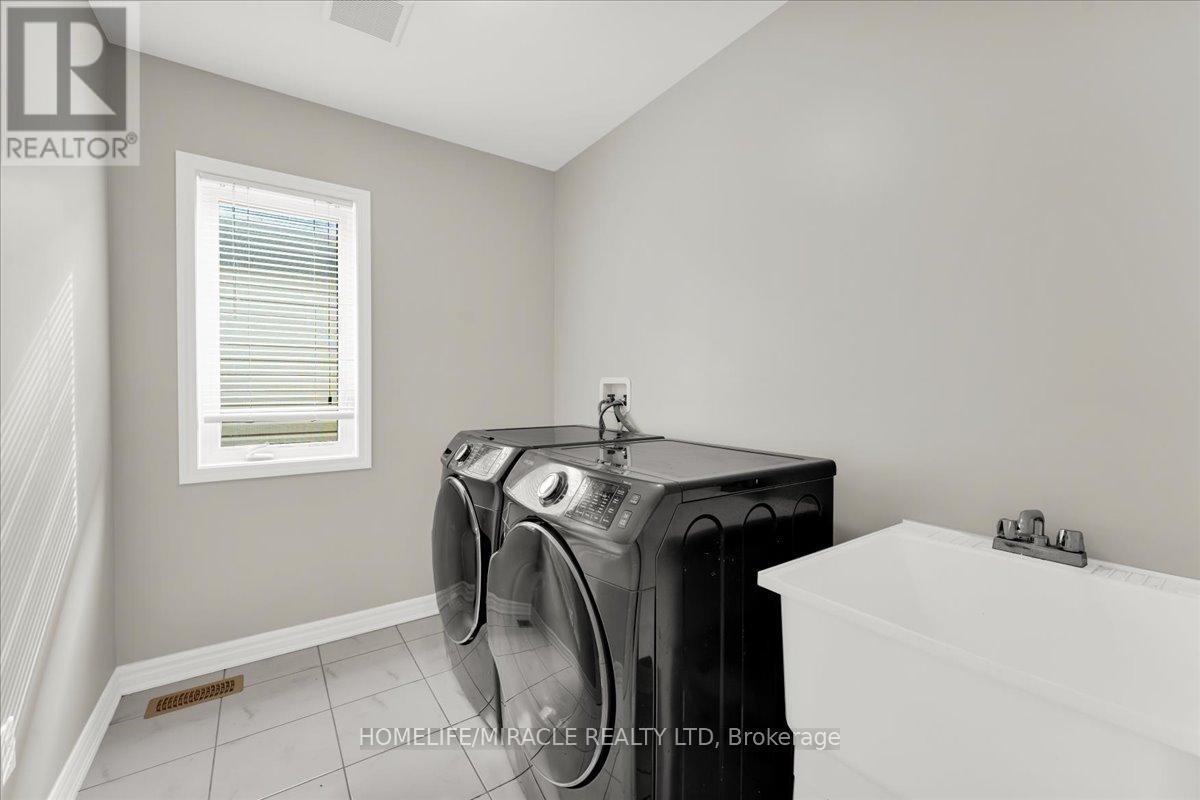 75 Compass Trail, Cambridge, ON - Indoor Photo Showing Laundry Room