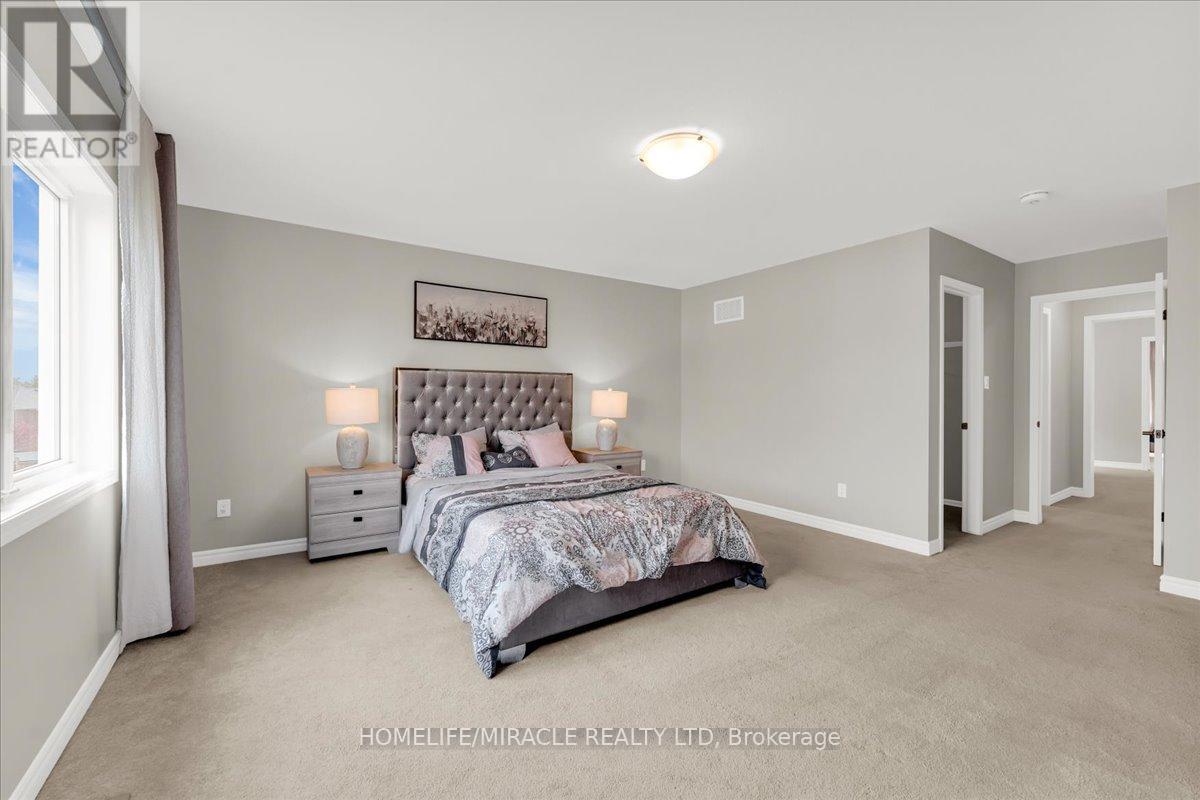 75 Compass Trail, Cambridge, ON - Indoor Photo Showing Bedroom