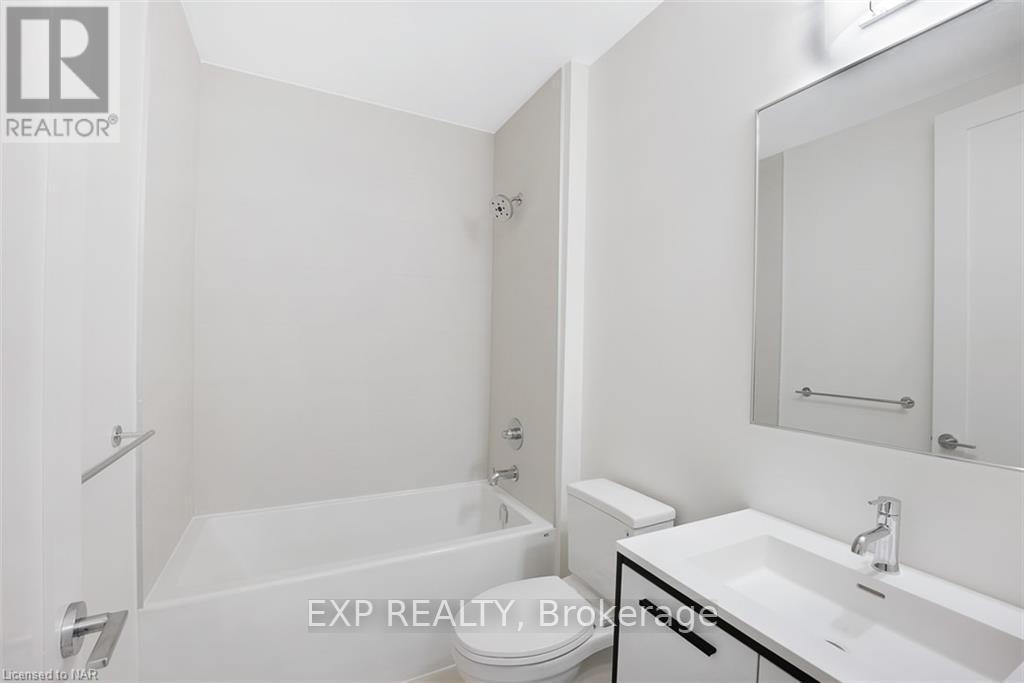 1802 - 385 Winston Road, Grimsby (Grimsby Beach), ON - Indoor Photo Showing Bathroom