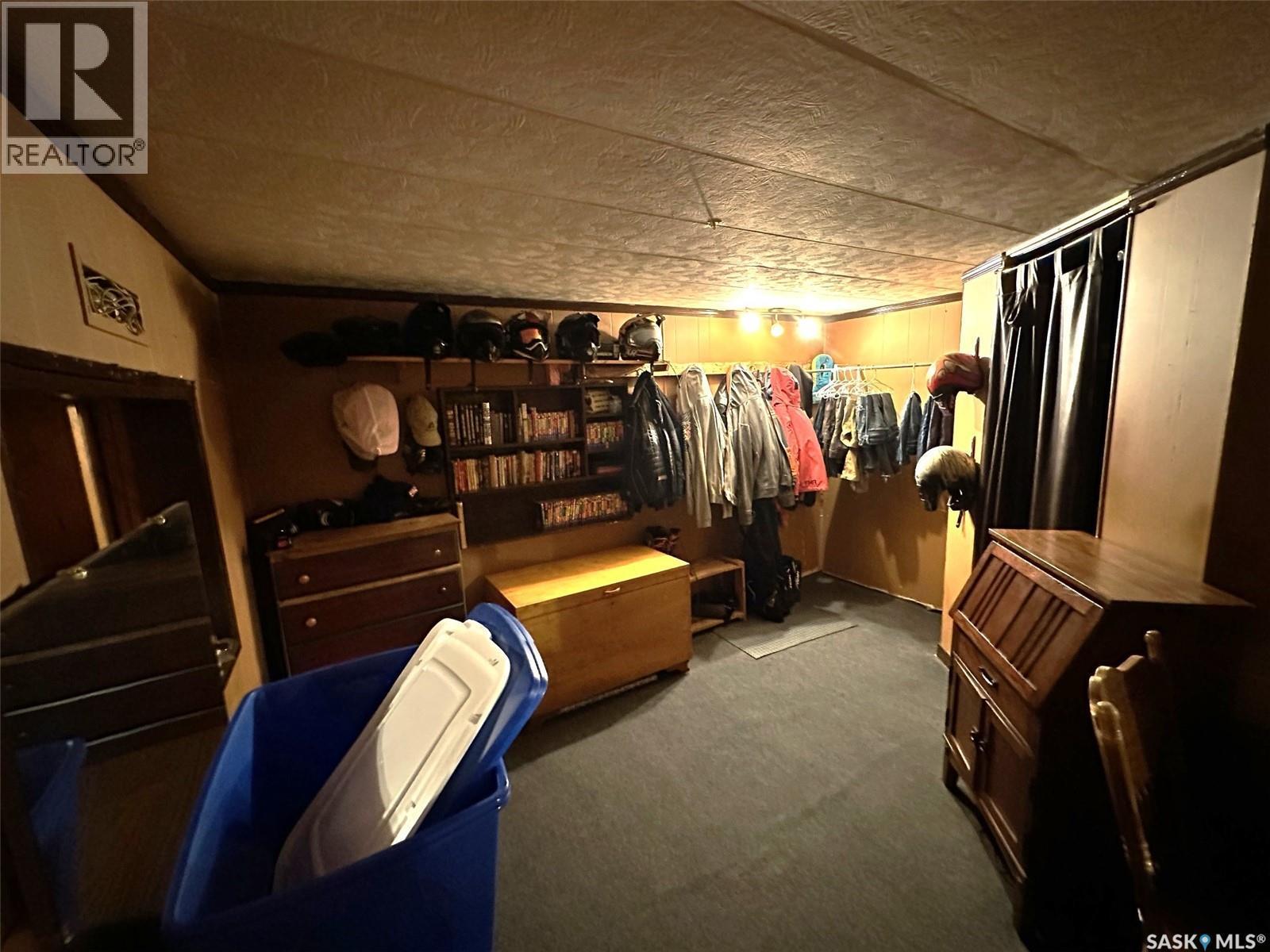 Salmond Acres, Hudson Bay Rm No. 394, SK - Indoor